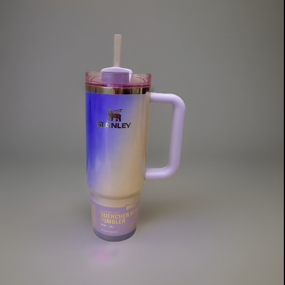 Stanley x Wicked Glinda For Good 30 oz Quencher Tumbler | Target Exclusive - Picture 2 of 6